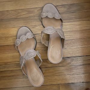 Jack Rogers “Lauren Mid Heel” Size 8